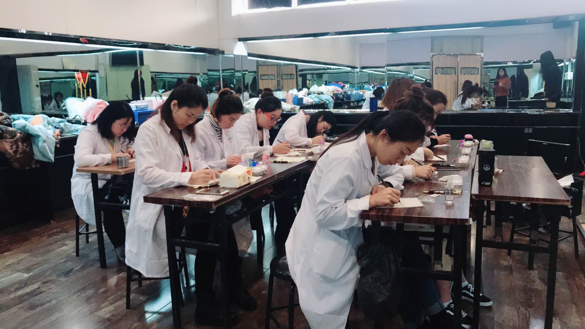 贺加贝集团第9期培训现场