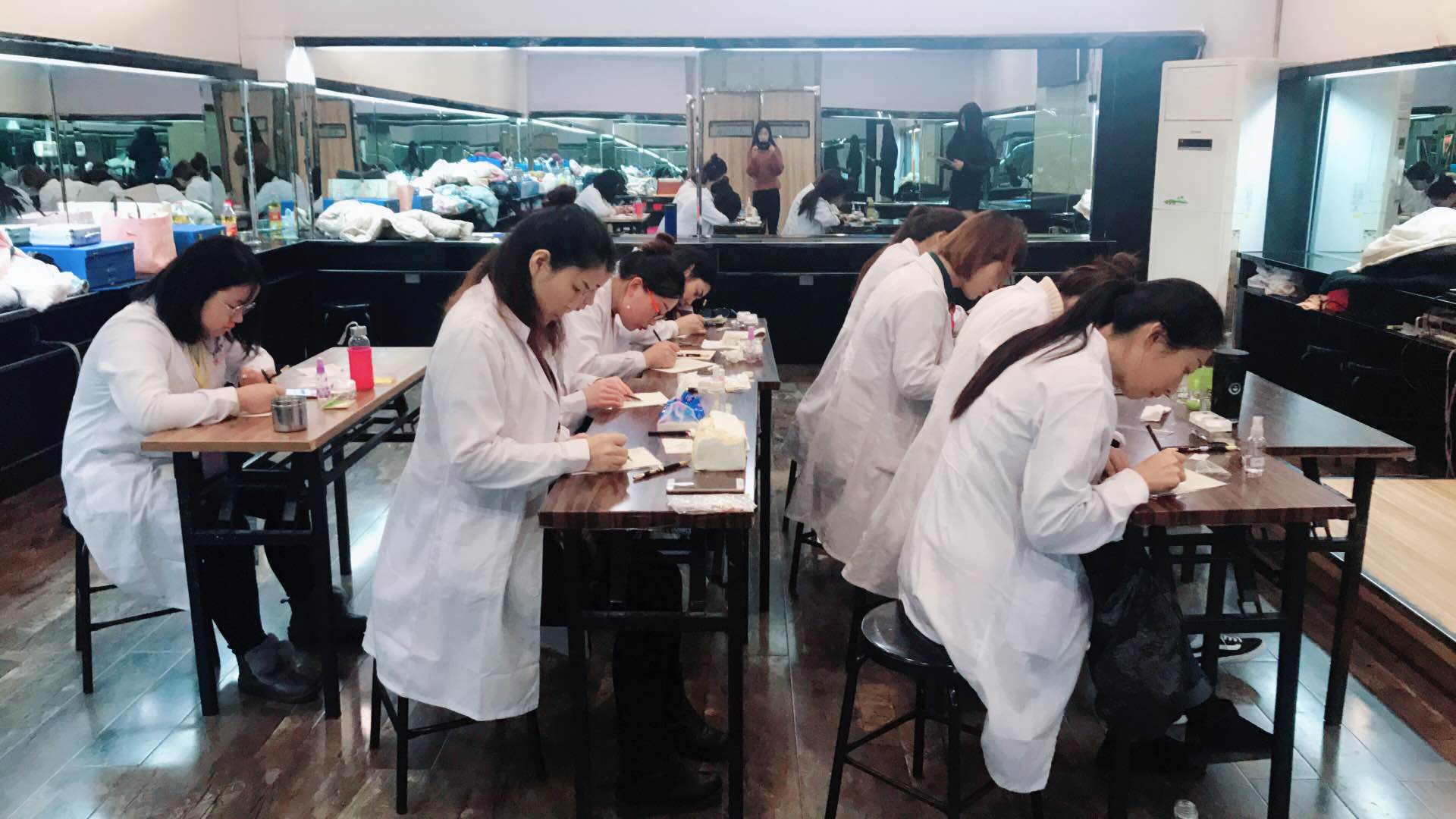 贺加贝集团第9期培训现场