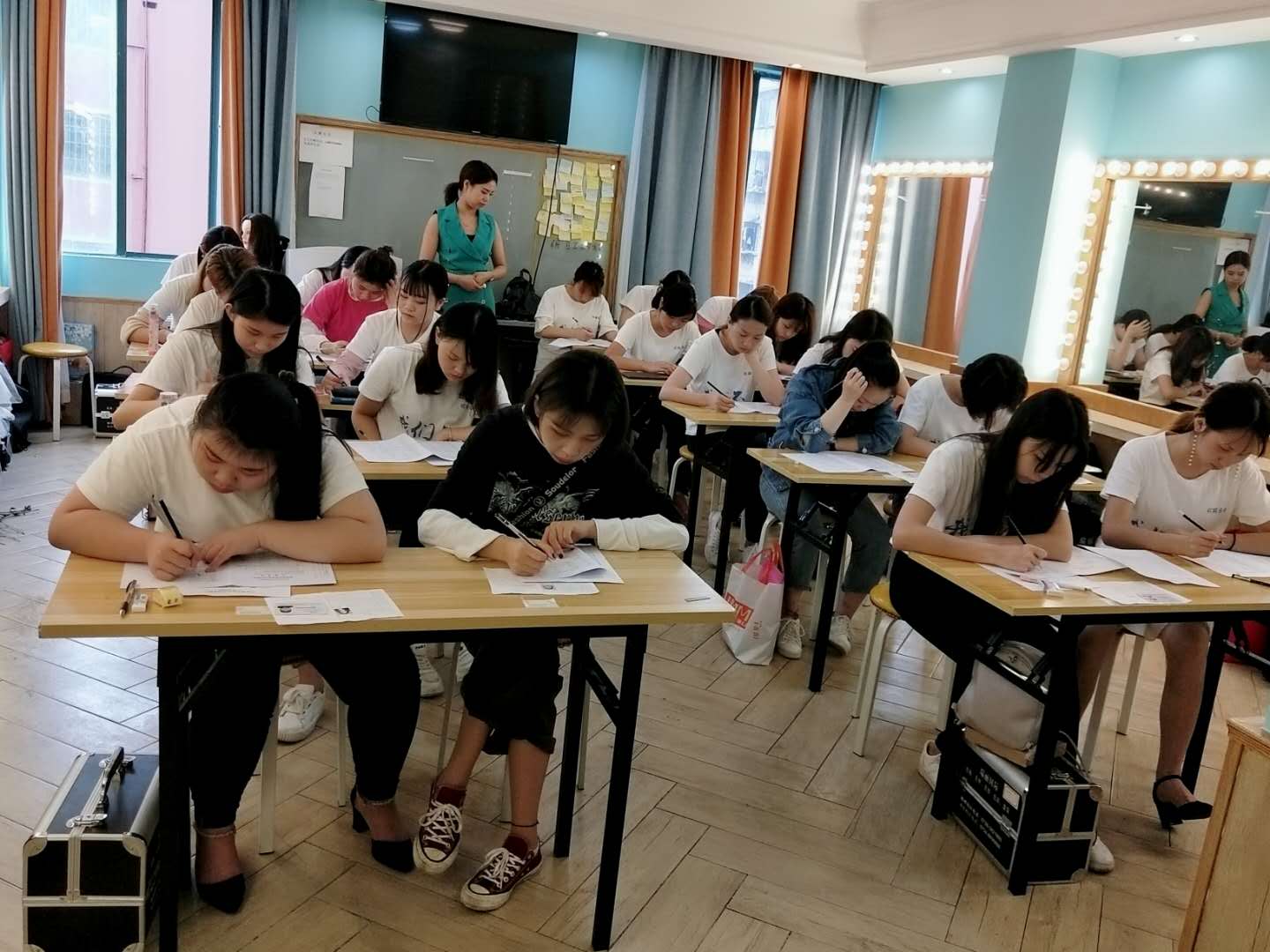 郴州瑞丽化妆学校第8期培训现场