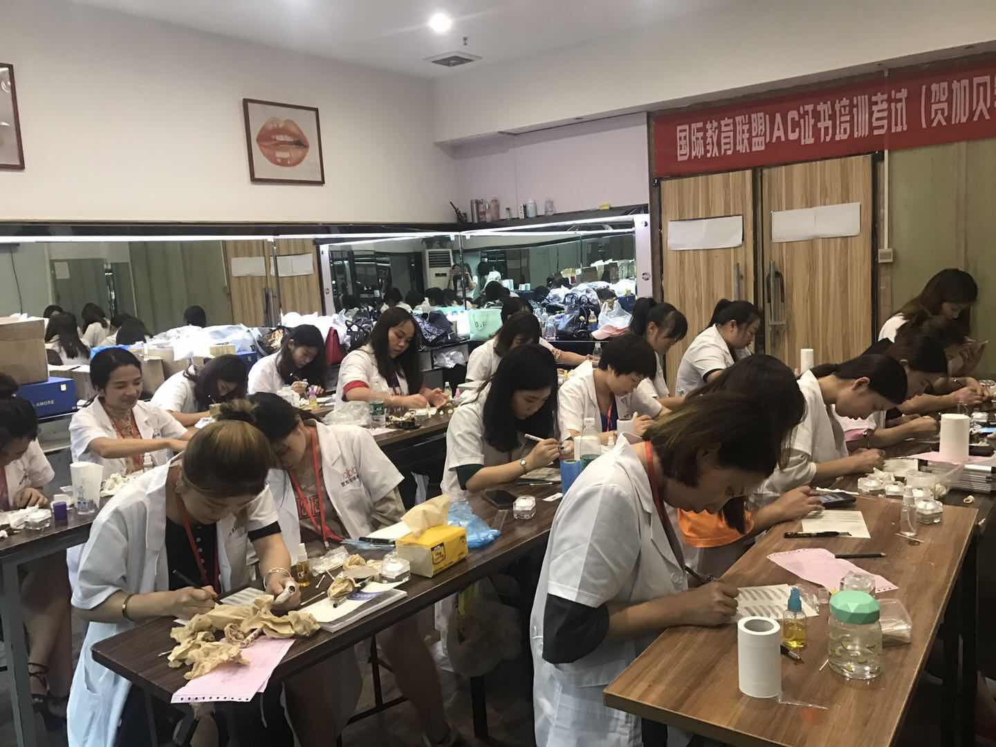 贺加贝集团第14期培训现场